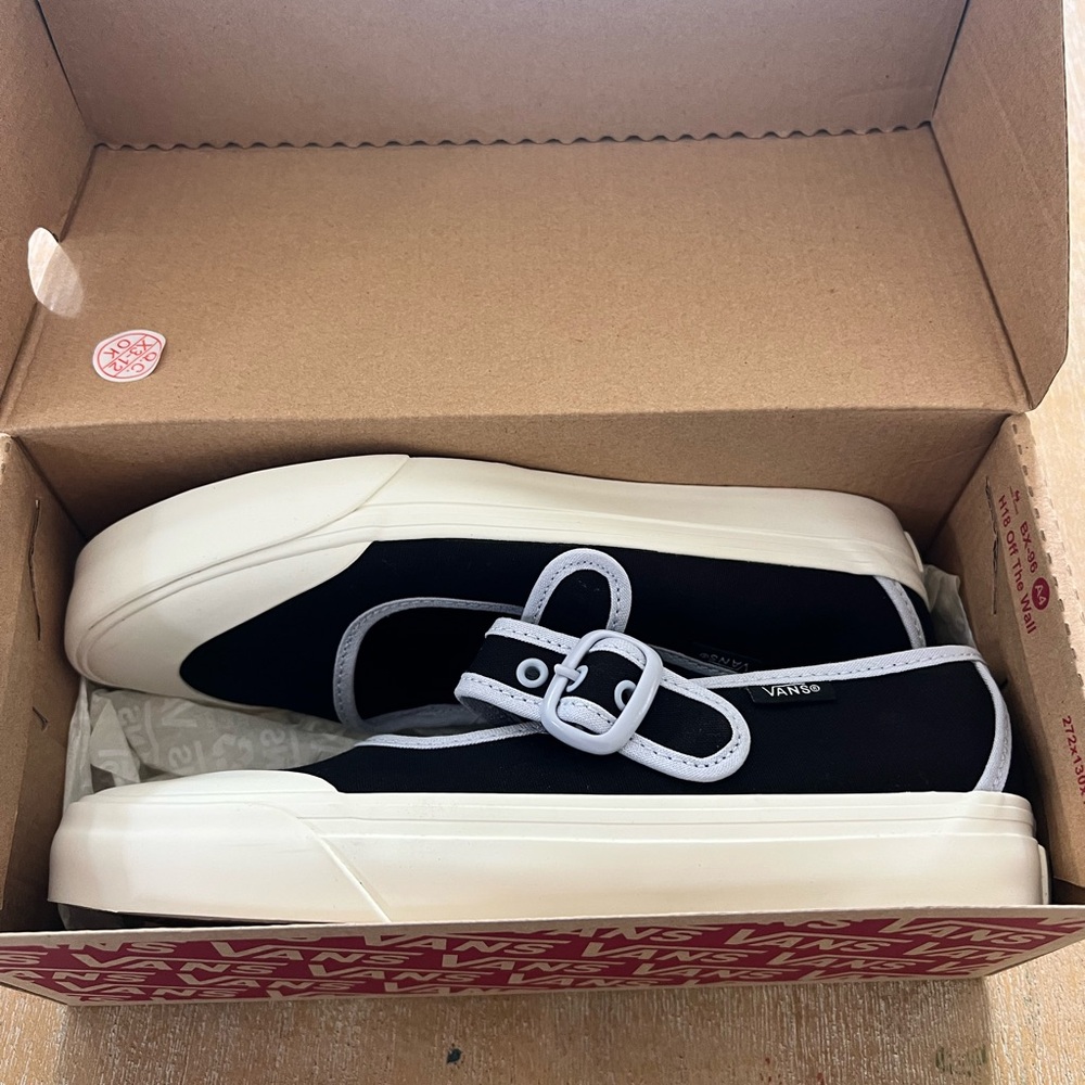 Vans Black and White Mary Jane Canvas Shoes size 6 women